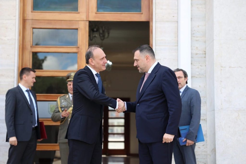 Shqipëria dhe SACE diskutojnë mbështetjen e investimeve në mbrojtje, siguri dhe inovacion teknologjik