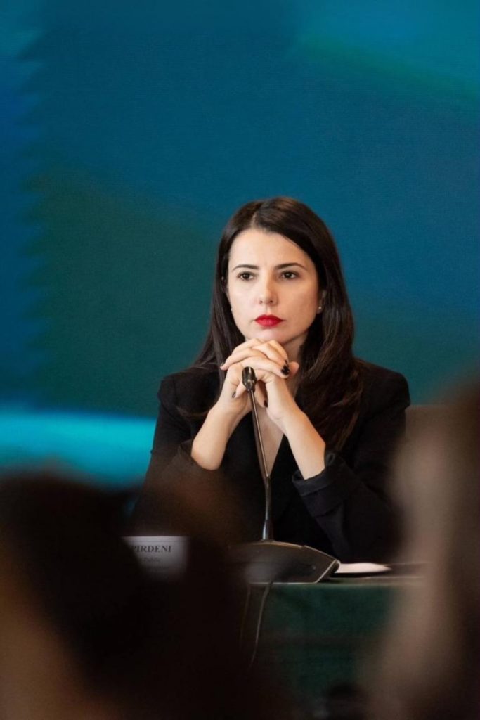 Qeveria miraton ndryshime në ligjin për administratën shtetërore, më shumë transparencë dhe monitorim të performancës