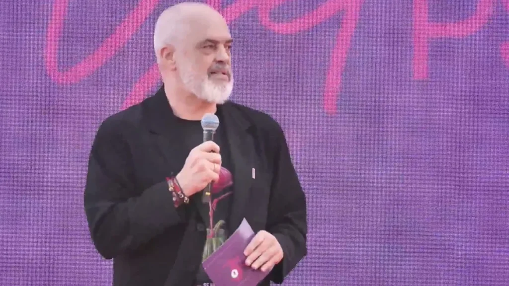 Rama ironizon kritikët në Shkodër: “Do na hidhen në fyt menjëherë flamingot”