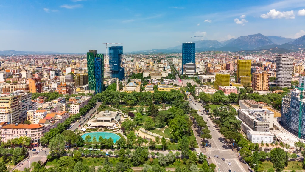 Tirana ndër kryeqytetet më të lira të Europës, QZ: Një ditë kushton rreth 60 euro