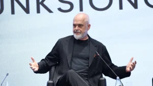 Rama: Shqipëria mirëpret turistë nga e gjithë bota, AKT në të gjitha pikat hyrëse të vendit