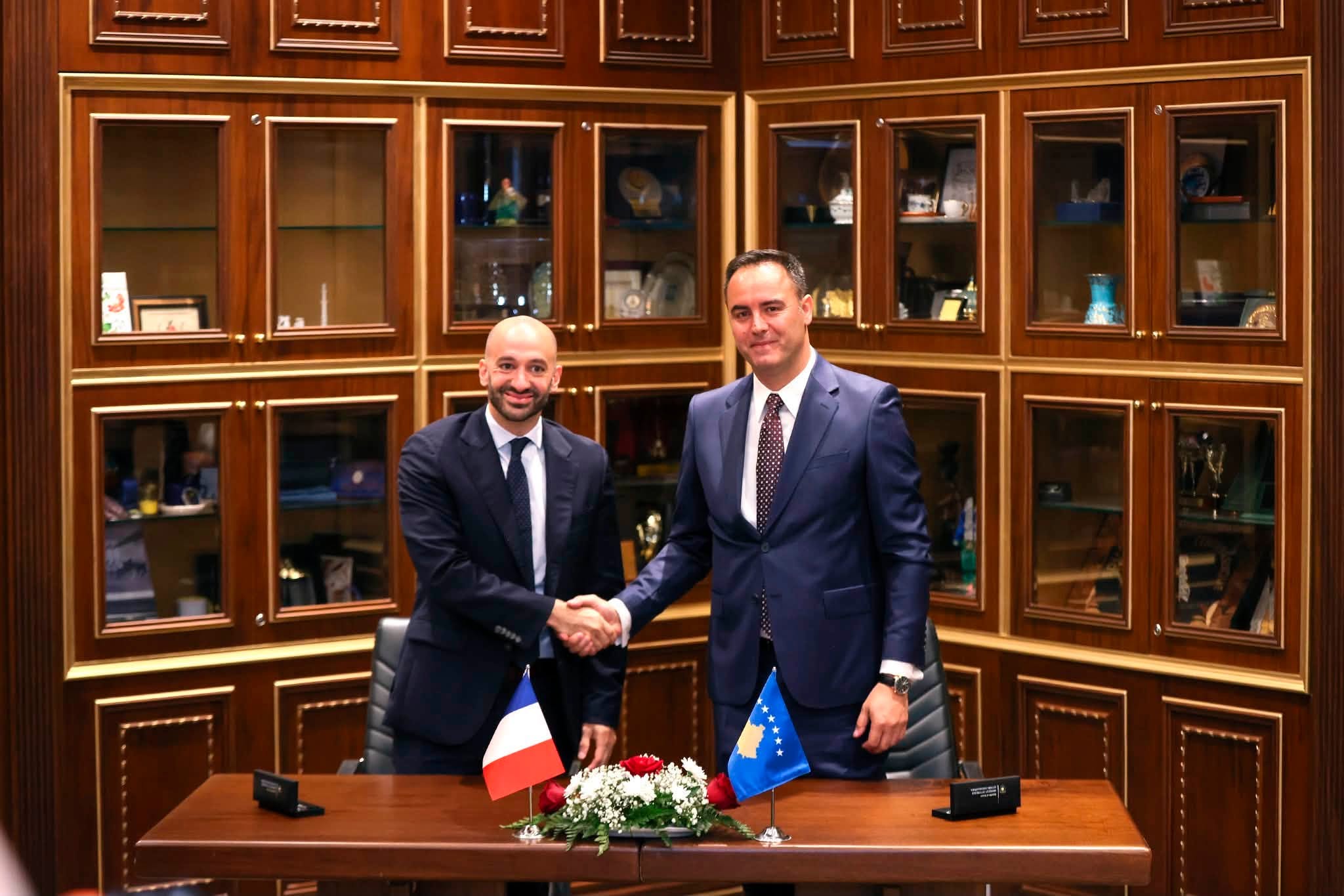 Kosova dhe Franca nënshkruajnë pesë marrëveshje