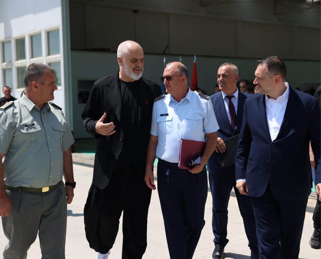 Rama: Shkolla Kombëtare e Fluturimit hap dyert, do të trajnojë edhe pilotë nga vendet e NATO-s