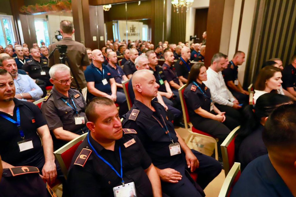 Rama: Trajnohen dhe certifikohen 100 vullnetarët e parë për përballimin e emergjencave