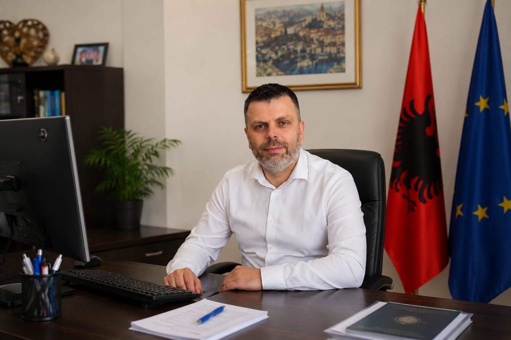 Renato Haxhiaj emërohet nënkryetar i Bashkisë Elbasan