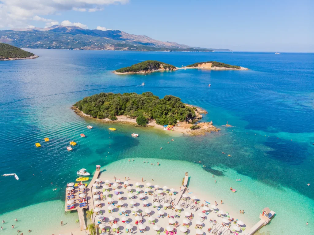 Media amerikane: Shqipëria mund të ndryshojë rregullat për turistët pas anëtarësimit në BE