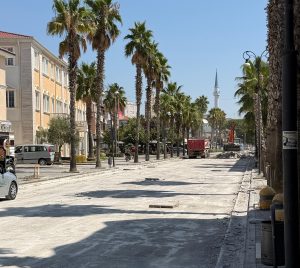 Balla: Kryetari në ikje Qosja po i vë kazmën qendrës së Kavajës në kulmin e sezonit turistik