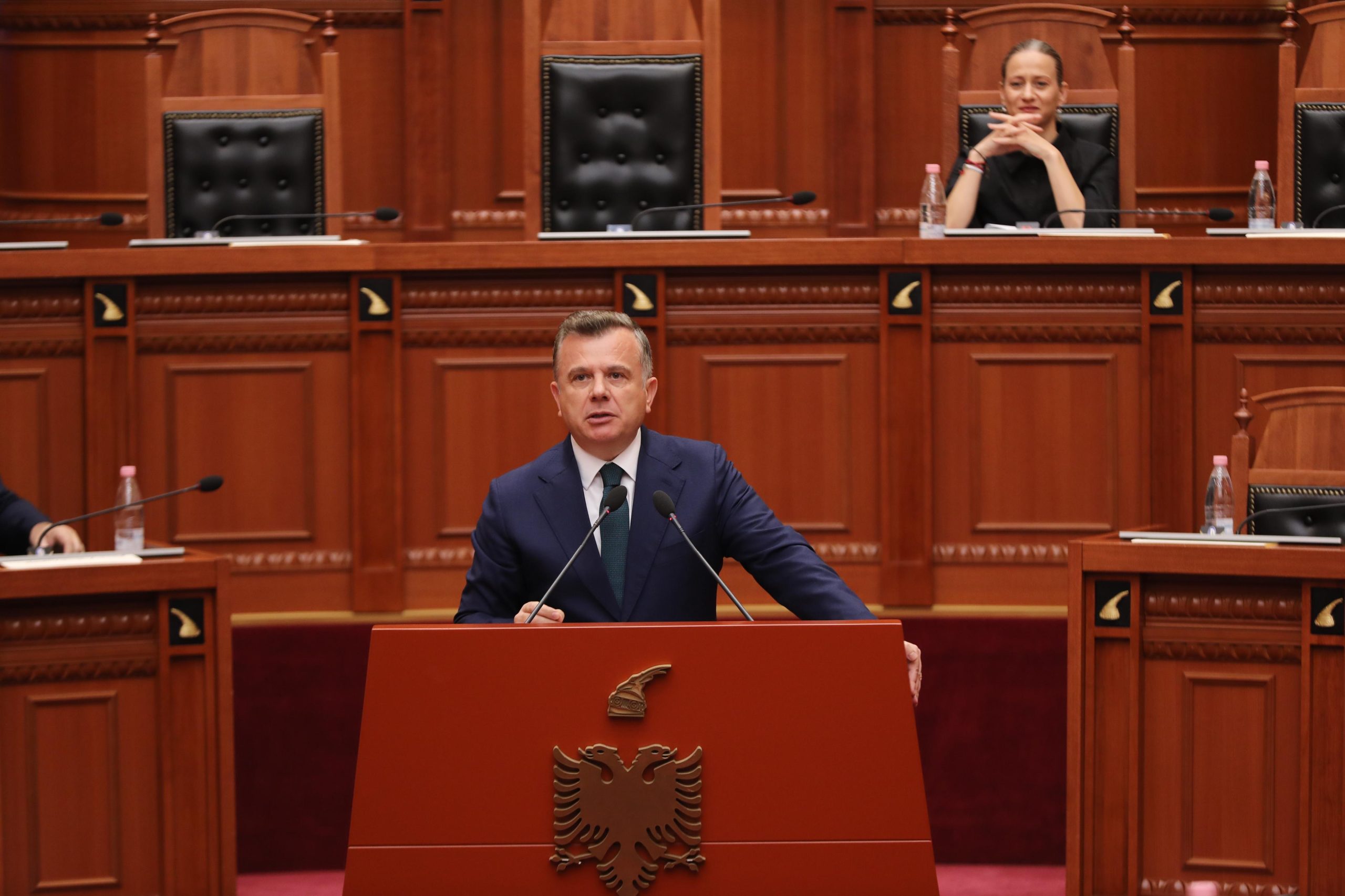 Balla kritikon RTSH-në: Nuk justifikon paratë publike, mbetet një dështim i madh