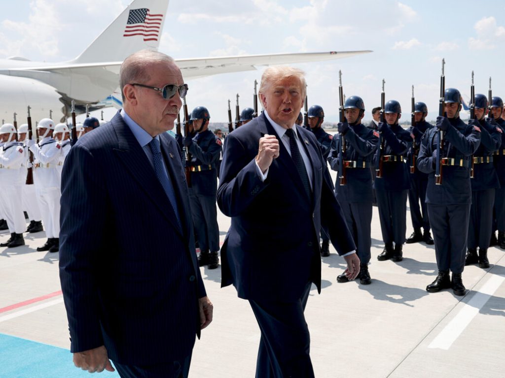 Erdogan telefonon Trumpin: Diplomacia të përdoret maksimalisht për konfliktin SHBA-Iran