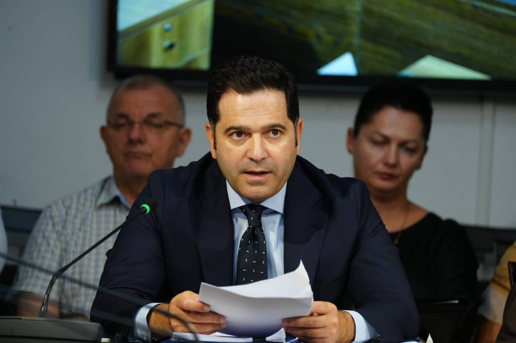 Malaj: Ekonomia shqiptare u rrit me 3.7%, investimet e huaja dhe kreditimi në nivele rekord