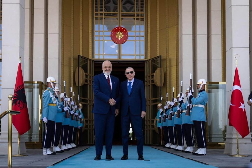 Rama takon Erdogan në Ankara, në fokus bashkëpunimi mes Shqipërisë dhe Turqisë