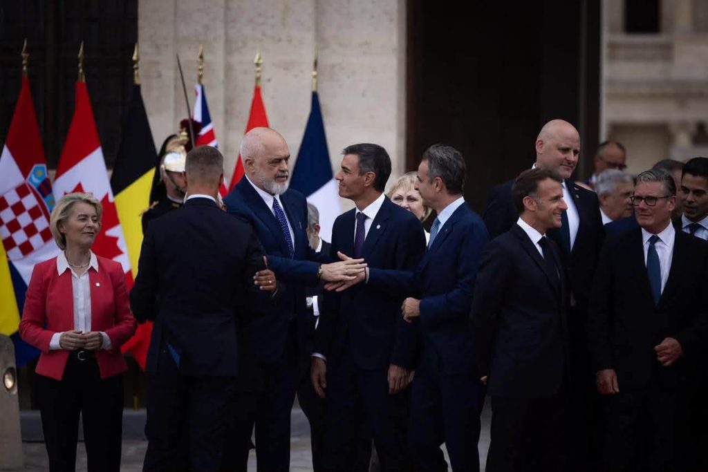 Rama takohet me Macron në Paris, merr pjesë në Samitin e “Koalicionit të Vullnetmirëve” për Ukrainën