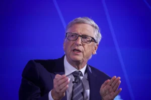 Bill Gates i shqetësuar nga inteligjenca artificiale: Mjeti më i rrezikshëm i shpikur ndonjëherë