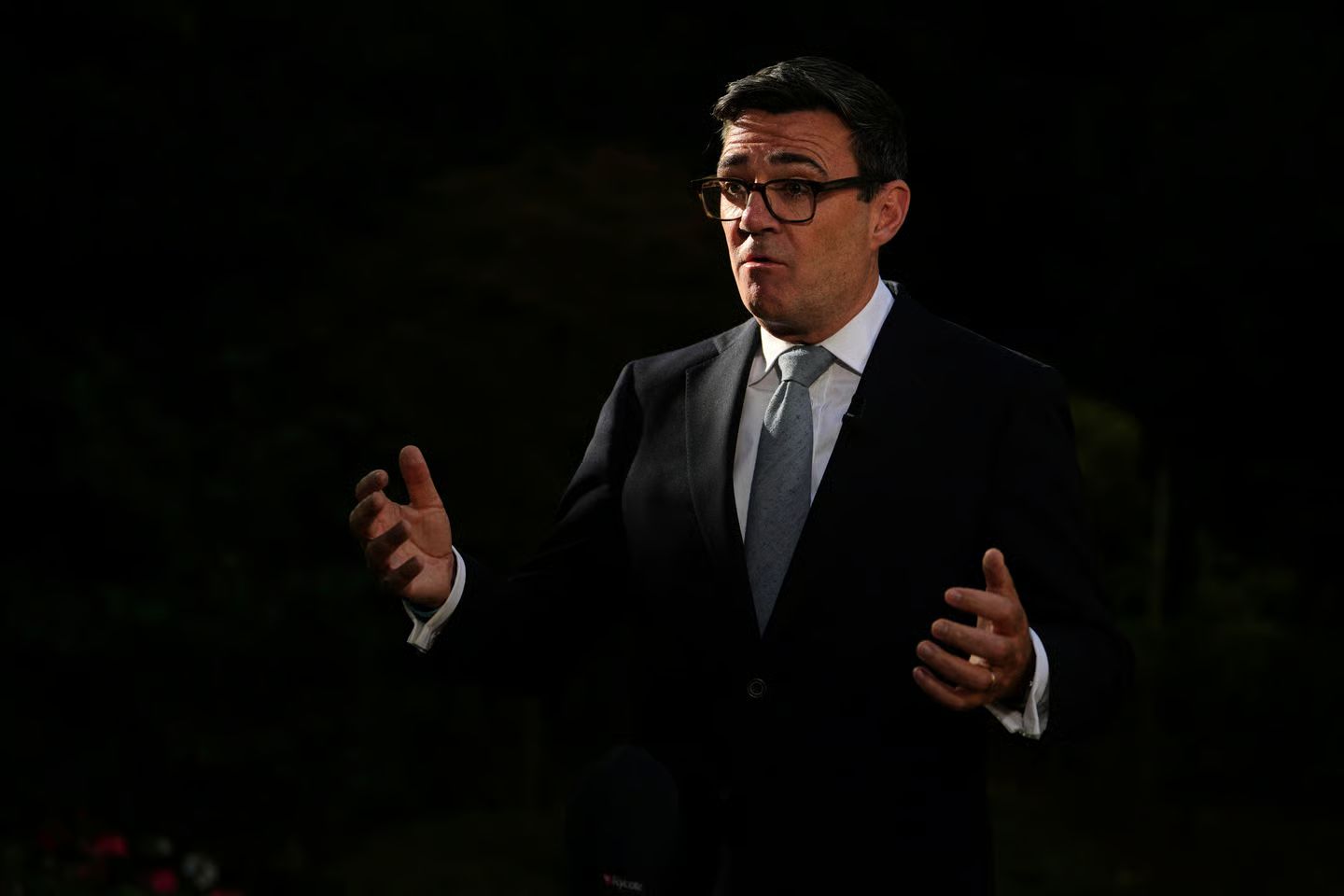 Burnham shpalos vizionin e ri për Britaninë, premton më shumë kontroll shtetëror
