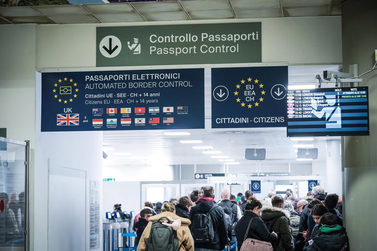 Përplasje mes Italisë dhe Spanjës për emigracionin, rikthehen kontrollet kufitare mes dy vendeve