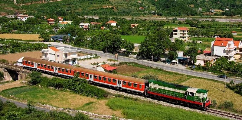 Hekurudhat shqiptare drejt standardeve të BE-së, hyjnë në fuqi rregullat e reja