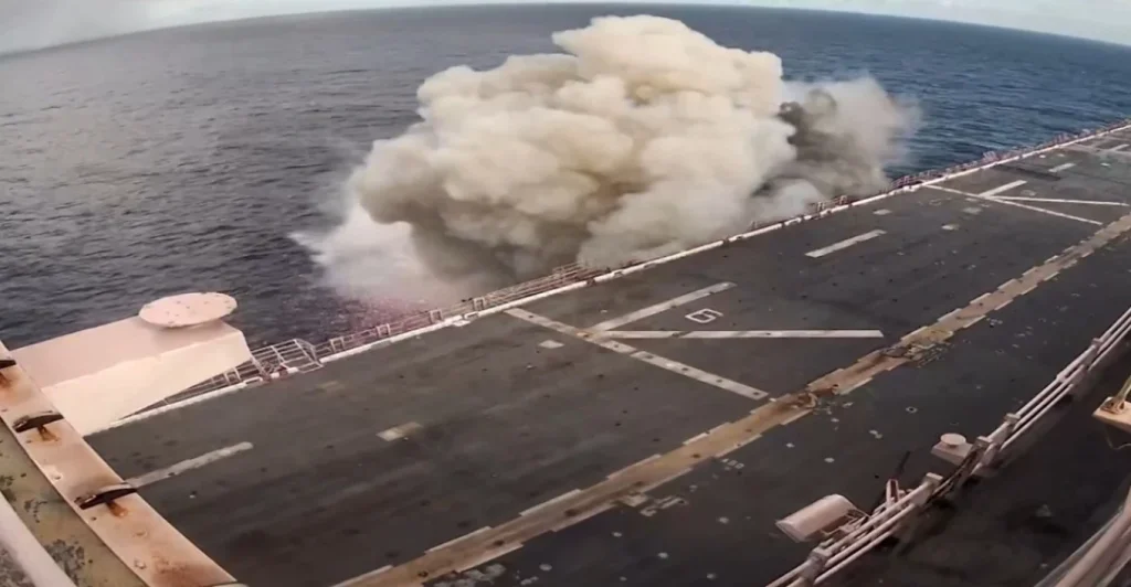 SHBA fundos anijen gjigante USS Peleliu gjatë RIMPAC 2026, goditet me raketa dhe mjet pa pilot