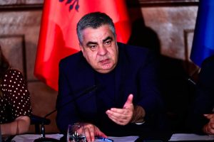 Gonxhja u përgjigjet kritikëve: Nuk lejojmë të baltosen punonjësit pa prova