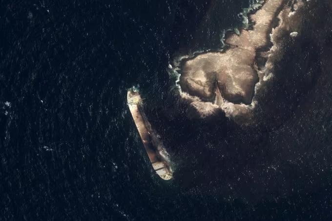 Alarm mjedisor në Oman, derdhja e naftës shtrihet në 1,300 km²