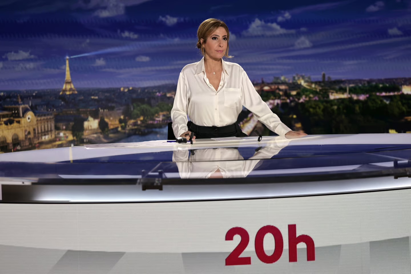 Partneri i saj kandidon për president të Francës, gazetarja Léa Salamé tërhiqet përkohësisht nga edicioni kryesor i lajmeve