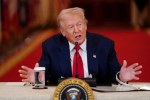 Trump përgatit revokimin masiv të vizave, deri në 200 mijë të huaj mund të preken