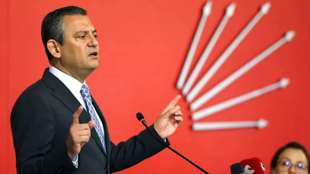 Özel sfidon Erdoganin me parti të re: “Një epokë e re ka nisur në Turqi”