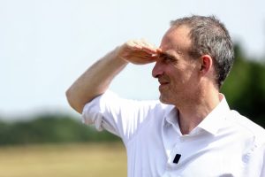 Raphaël Glucksmann: Rusia nisi fushatë dezinformimi kundër meje para zgjedhjeve presidenciale në Francë