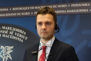 Maqedonia e Veriut vendos “vijat e kuqe” në dialogun me Bullgarinë, Mucunski: Nuk bëjmë kompromis për identitetin dhe gjuhën
