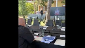 Rama pyet Diellën për Mirela Kumbaron, përgjigjja e saj shkakton të qeshura: Është ministre e Arsimit