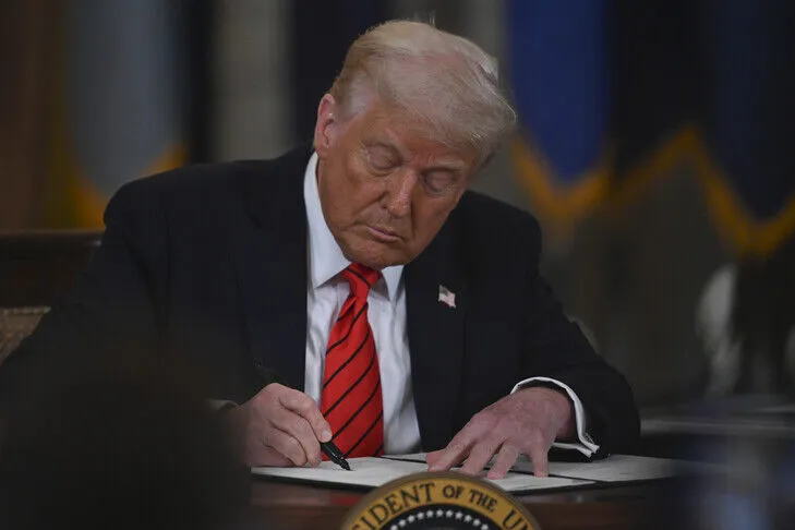 Trump firmos urdhrin: Liqeni Ontario riemërtohet “Liqeni Amerika”