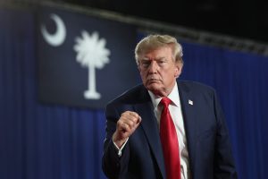 Alarm në Holandë për pilulat “ecstasy” në formën e kokës së Trump: Mund të jenë vdekjeprurëse