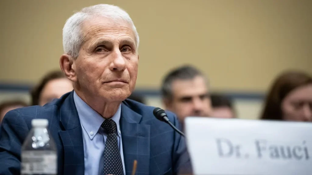 Komisioni i Senatit amerikan voton për shpalljen e Anthony Faucit në shpërfillje të Kongresit