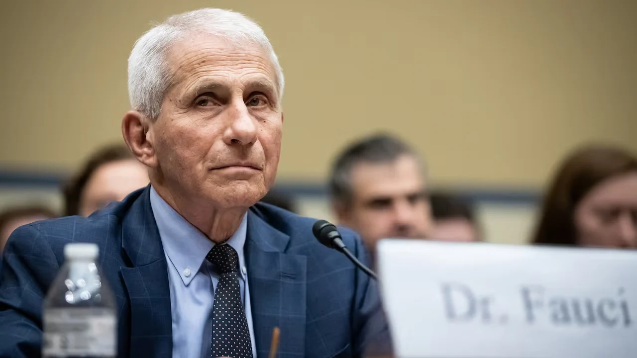 Komisioni i Senatit amerikan voton për shpalljen e Anthony Faucit në shpërfillje të Kongresit