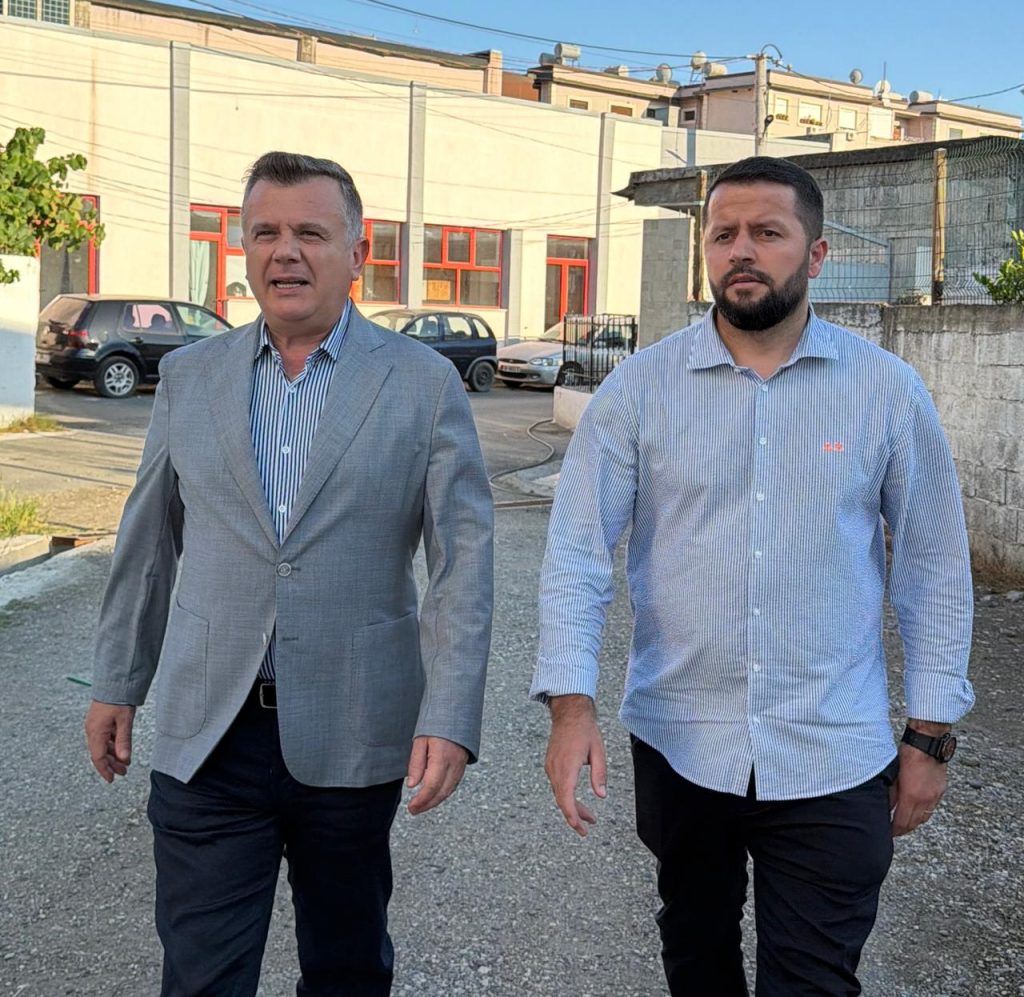 Nis transformimi i tre blloqeve të banimit në Rrogozhinë, Balla: Së shpejti investime të reja në disa lagje të qytetit