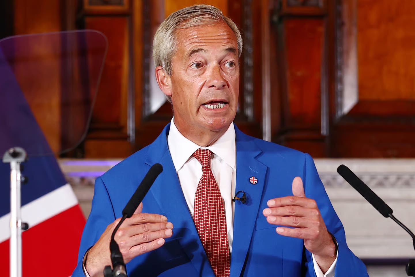 Farage përmend Kosovën si destinacion për të burgosurit e huaj