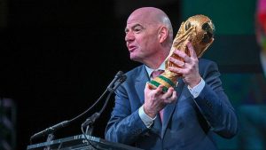 Infantino thyen heshtjen pas kritikave dhe dorëheqjeve në FIFA: Kemi ndërgjegjen e pastër