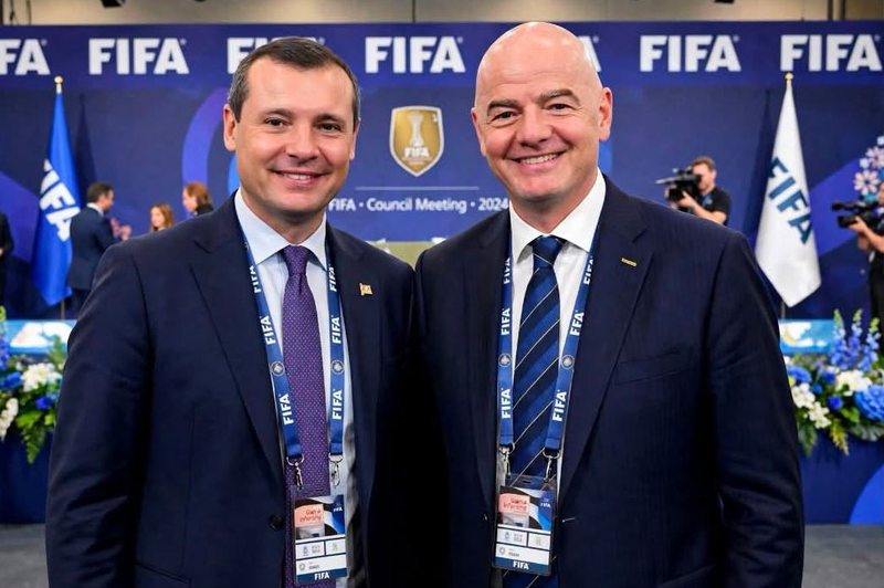 FIFA shkarkon drejtorin operativ Kevin Lamour pas përplasjes me Infantinon