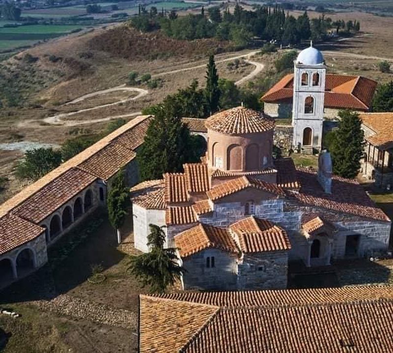 Besimtarët e krishterë kremtojnë Festën e Fjetjes së Shën Mërisë