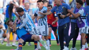 FIFA godet Argjentinën pas incidenteve në finalen e Kupës së Botës, Paredes pezullohet 10 ndeshje