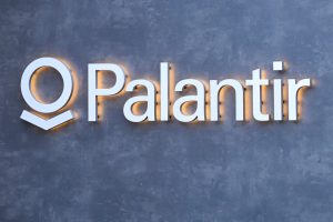 Evropa kërkon të shkëputet nga Palantir, por varësia nga gjiganti amerikan i inteligjencës artificiale mbetet sfida më e madhe