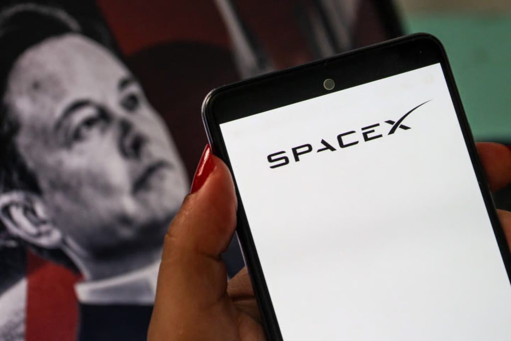 Zelensky dekoron Elon Musk me “Urdhrin e Lirisë”, Kievi kërkon zgjerimin e Starlink për operacionet në Rusi