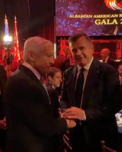 Balla takon Wesley Clark në New York: Mirënjohje për Kosovën dhe mbështetjen ndaj UÇK-së