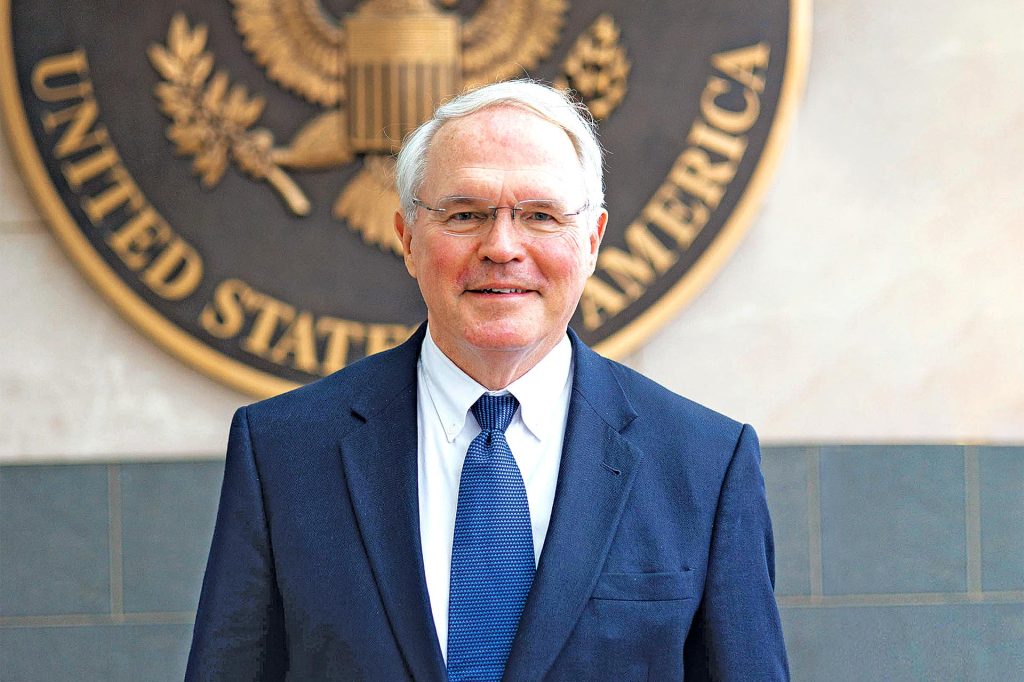 Ish-diplomati amerikan Hill: Thaçi nuk ka dhënë asnjë urdhër kriminal, UÇK ushtri e parregullt