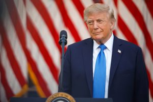 Trump: Lufta me Iranin mund të përfundojë pranë zgjedhjeve të mesmandatit