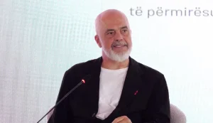 Nis viti i ri shkollor, Rama uron nxënësit dhe mësuesit