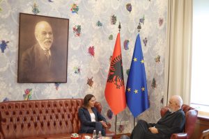 Ambasadorja e re e BE-së zbardh takimin me Ramën: Tani, koha për punë