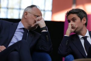 Qendra politike franceze në ngërç, përçarjet mes Attal dhe Philippe favorizojnë Le Pen dhe Mélenchon