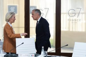 Von der Leyen nuk do të jetë në fjalimin e Carney-t në Parlamentin Europian