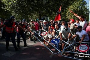Katalogu politik i revolucionit permanent