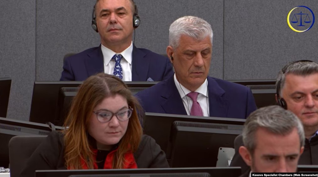 Mbrojtja e Thaçit e quan “marrëzi ligjore” dosjen e prokurorisë, kërkon lirimin e tij